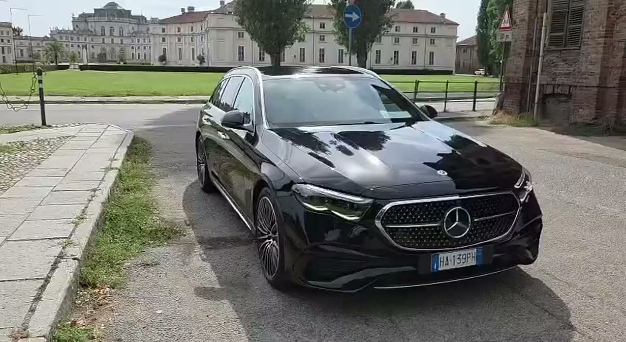 Anteprima video: Mercedes Executive, esterni e interni