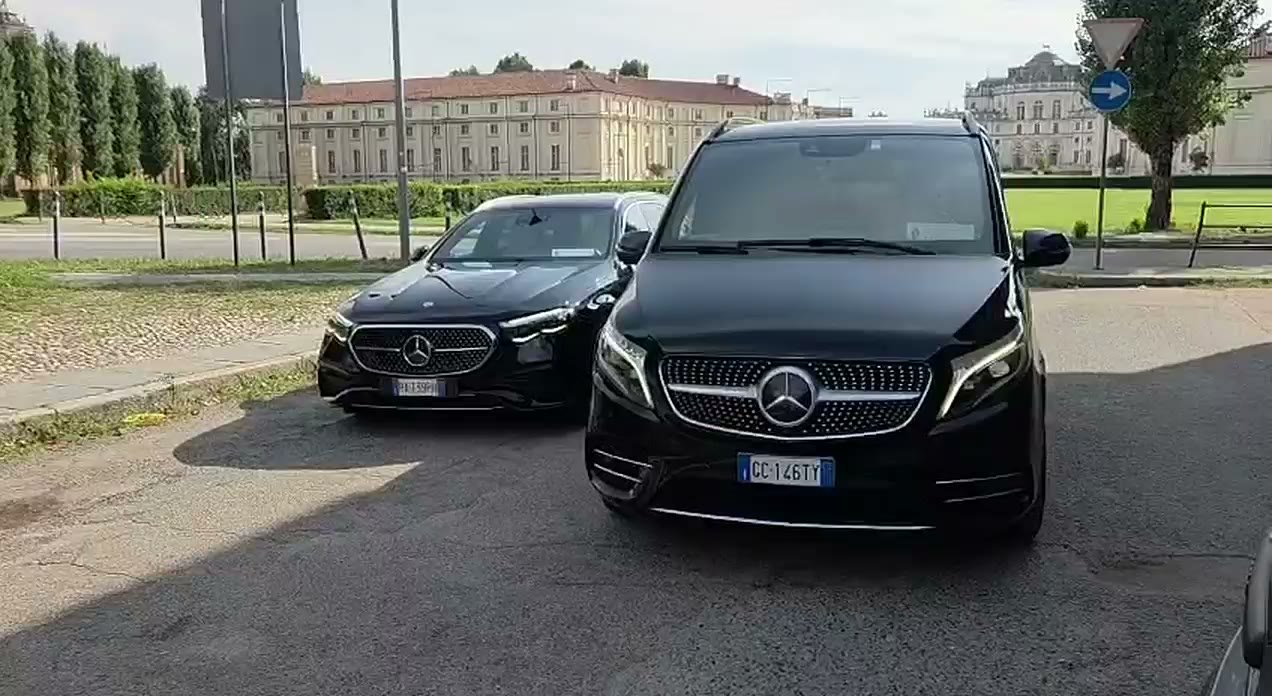 Anteprima video: le due Mercedes in movimento