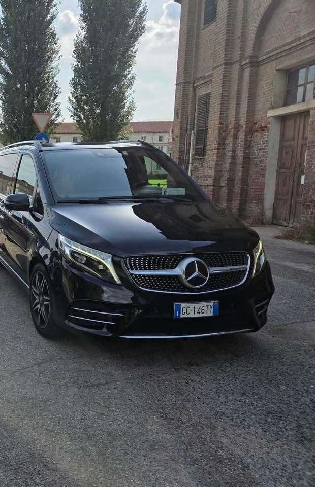 Mercedes Van, vista laterale