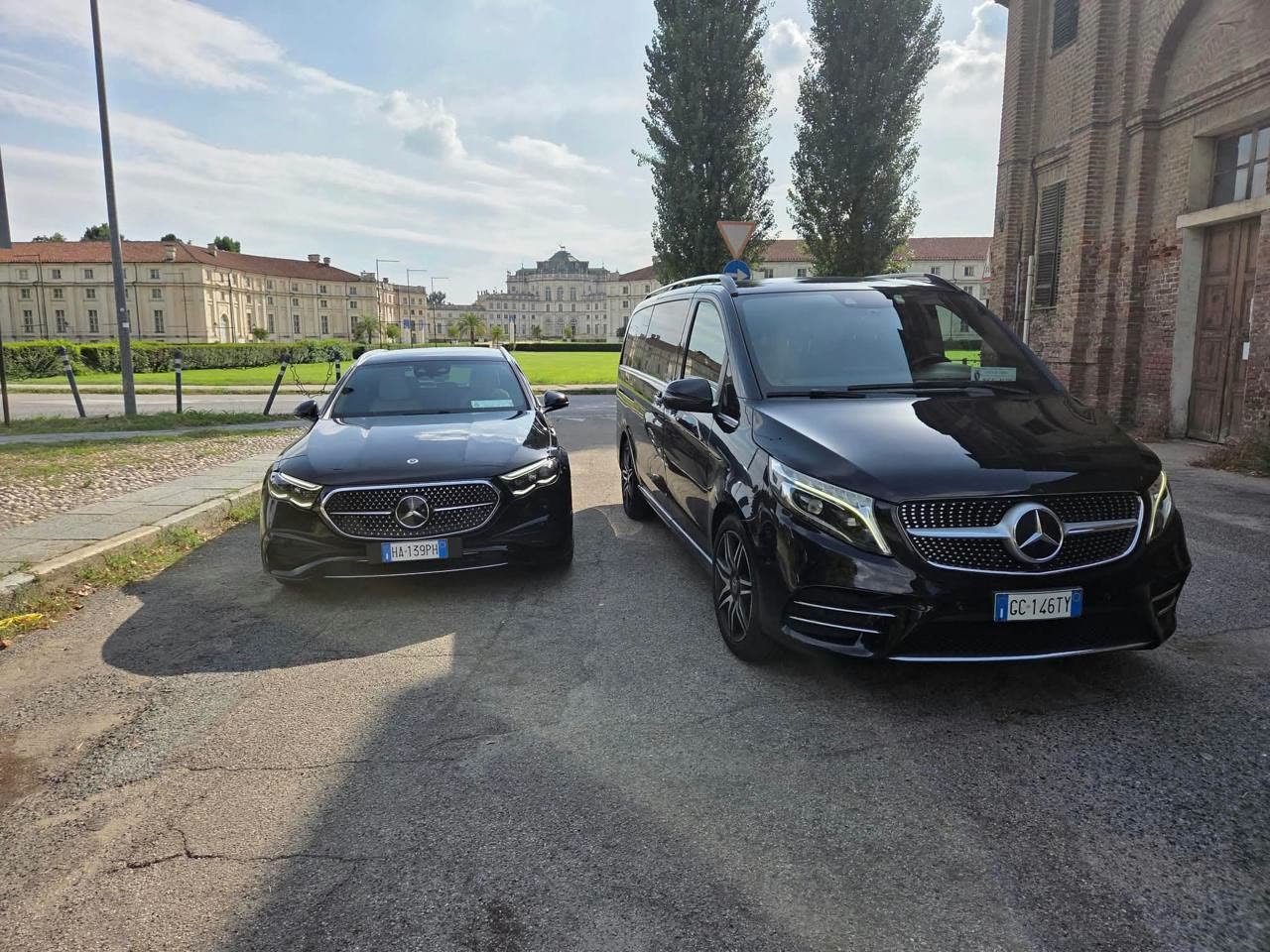 Le due Mercedes, dettaglio frontale